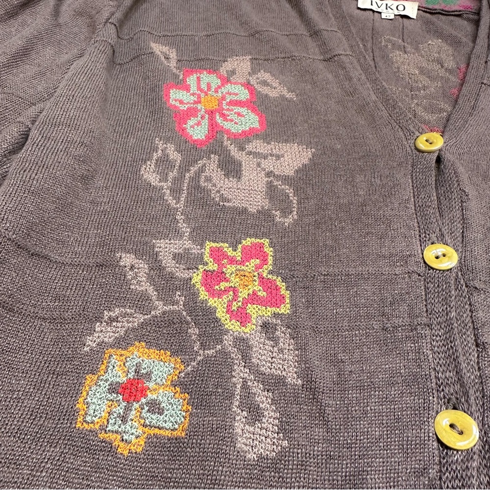 IVKO Woman embroidered cardigan sweater, 42. - Picture 3 of 9